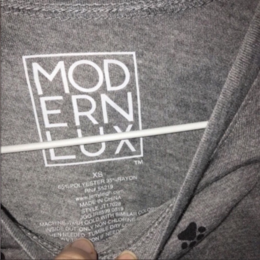 NWT Modern Luv Paw Print Tee - Picture 3 of 5